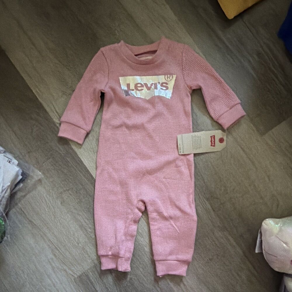 Girls Levi's Pink Waffle Knit Cotton Long Sleeve One-Piece Size 6 months NWT A3